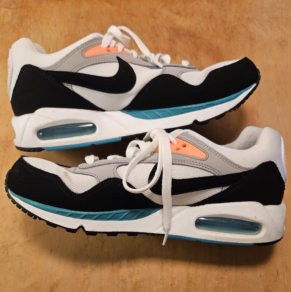 Nike Women's Air Max Correlate Sneakers, White/Black/New Green, 11 Medium US